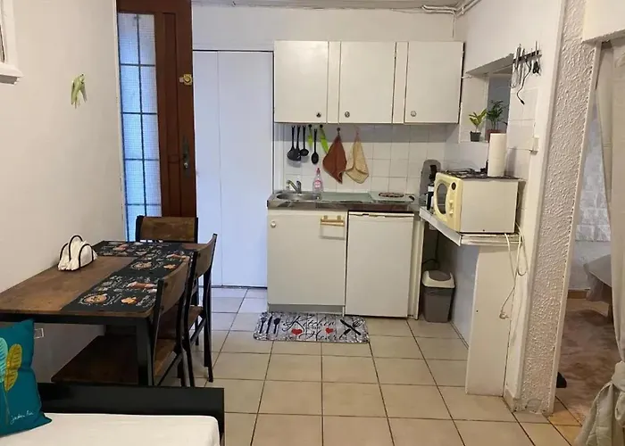 Confortable à – 30 M² Appartamento